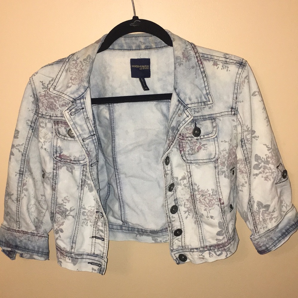 Light wash Cropped Jean Jacket